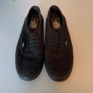 Black women’s size 9.5 Vans
